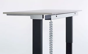 Horizontal cable duct (can be dropped down  on both sides) and vertical cable duct